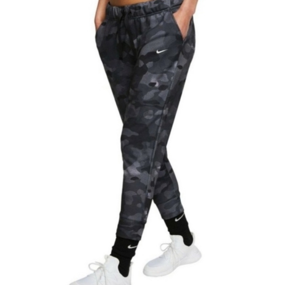 Nike Black Camo 7/8 Joggers